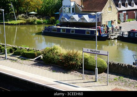 Narrowboats on the English Canals in Heyford